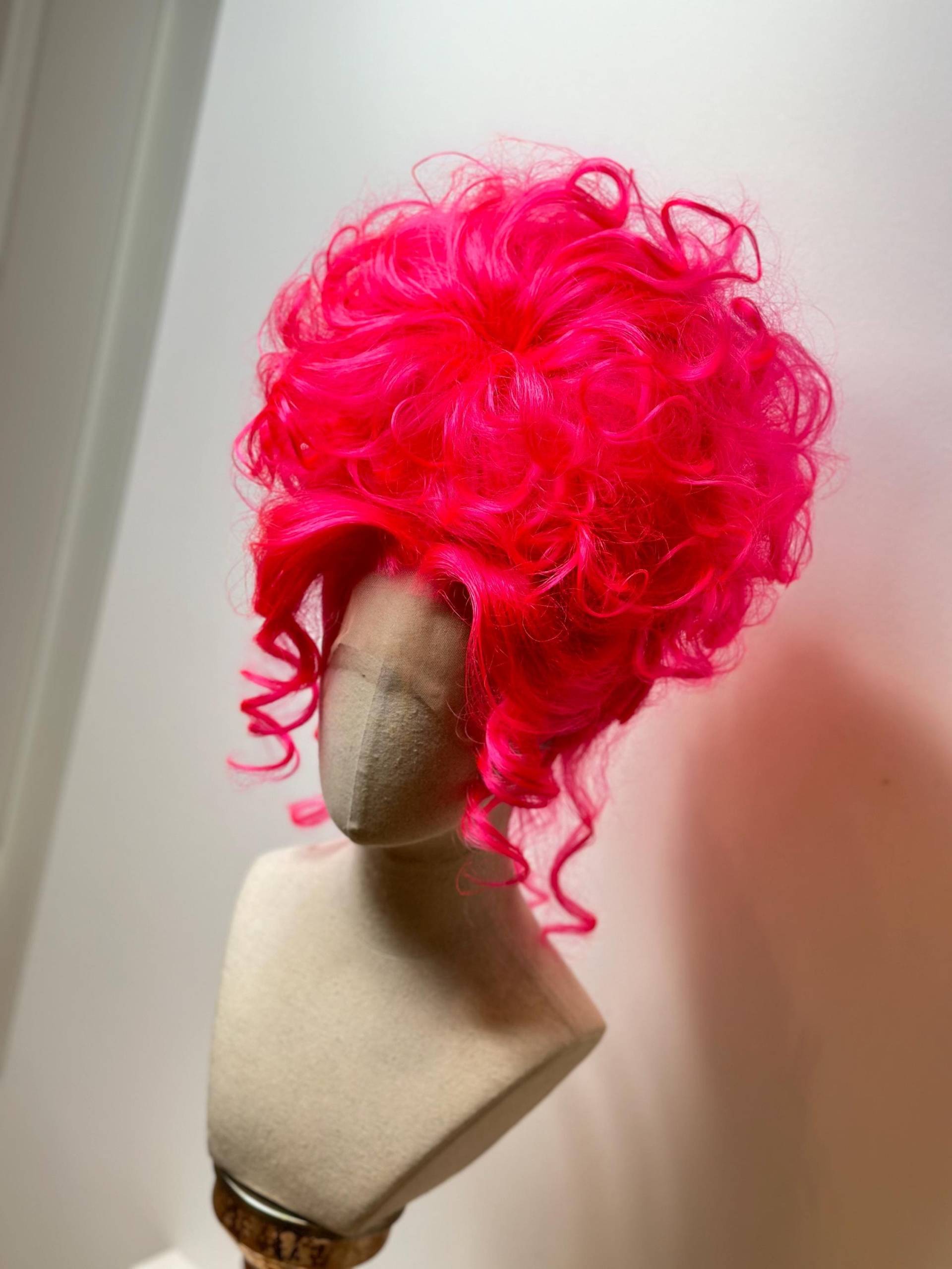 Classy Dolly Updo Hot Pink von TheGingHair