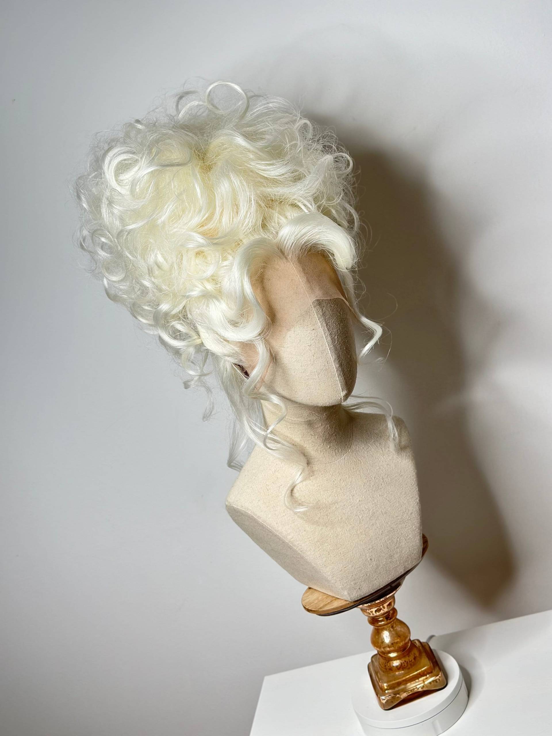 Classy Dolly Updo White-Blonde von TheGingHair