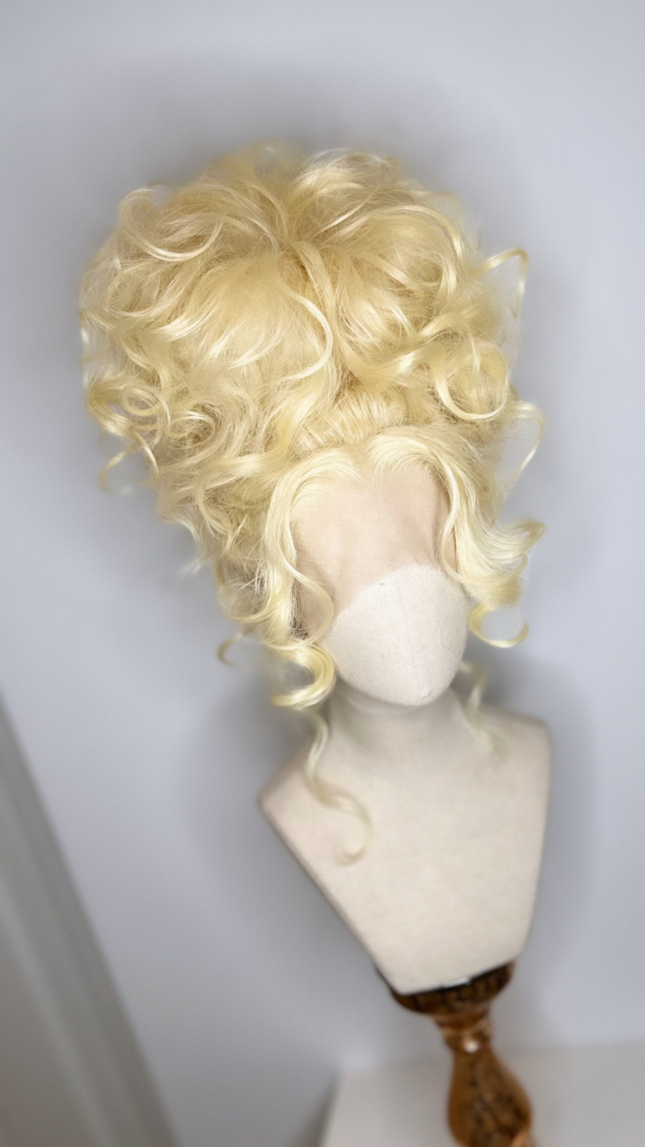 Classy Dolly Updo von TheGingHair