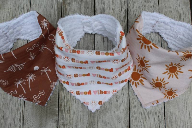 Baby Bandana Lätzchen | Baby-Dusche-Geschenk Sommer-Baby-Geschenk Baby-Mädchen-Dusche-Geschenk Neue Mama Geschenk Drool Bib Girl von TheRedFoxFinds