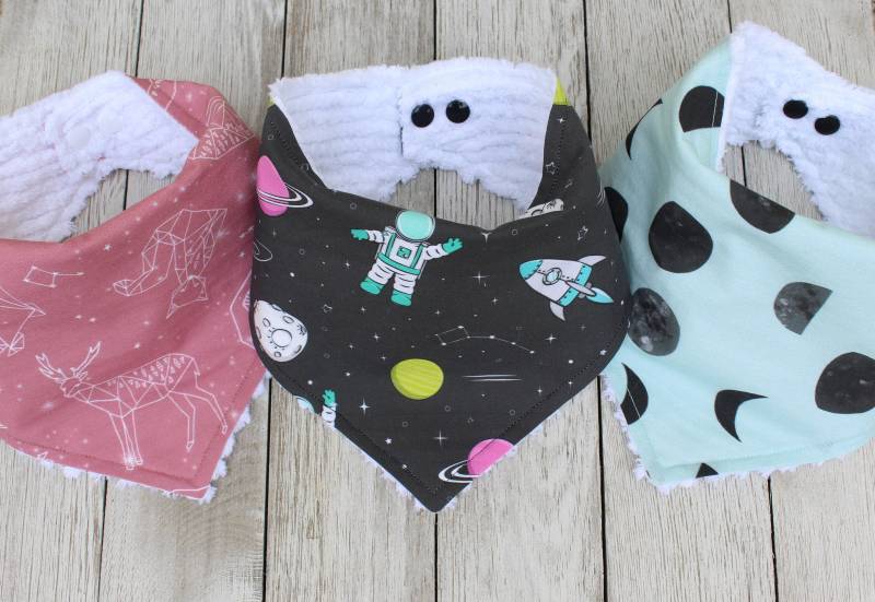 Baby Mädchen Raum Lätzchen | Baby-Mädchen-Geschenk Baby-Mädchen-Dusche-Geschenk Raum-Baby-Geschenk Space Bandana Bib Neugeborenes Geschenk von TheRedFoxFinds