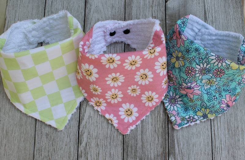 Boho Baby Mädchen Bandana Bib Set | Bibs Shower Geschenk Smiley Retro von TheRedFoxFinds