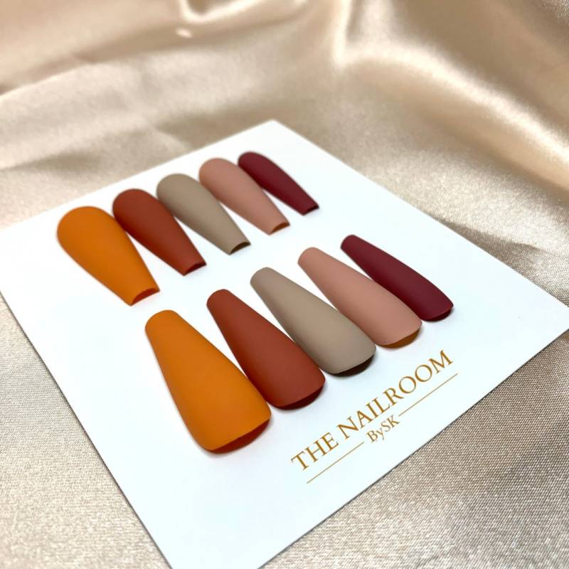 Gebrannte Orange Drücken Sie Auf Die Nägel Kurz | Matt Oder Glänzend Mehrfarbige Lackierte Almond Square Coffin Stiletto Lang Mittel von ThenailroombySK