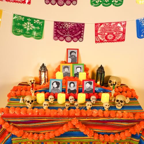 Thiccywoov 23 Stück Tag der Toten Altar Dekorationen Set, Ringelblume Girlande Mexikanisches Banner Tischläufer Papier LED Licht Supplies Dia De Los Muertos Ofrendas Altar Dekorationen von Thiccywoov