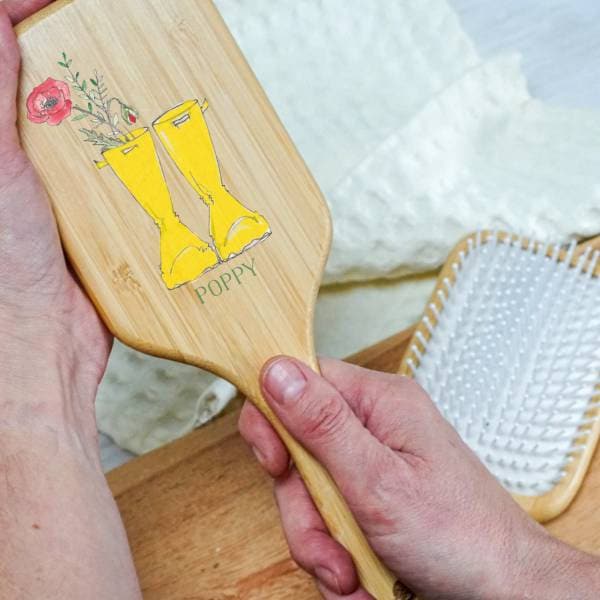 Geburt Blume Wellies Paddle Haarbürste von Thisisnessie