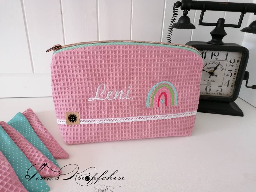 Windeltasche Mit Name/Wickeltasche Personalisiert , Regenbogen/Altrosa/Waffelpique/Taufgeschenk Name von TinasKnoepfchen