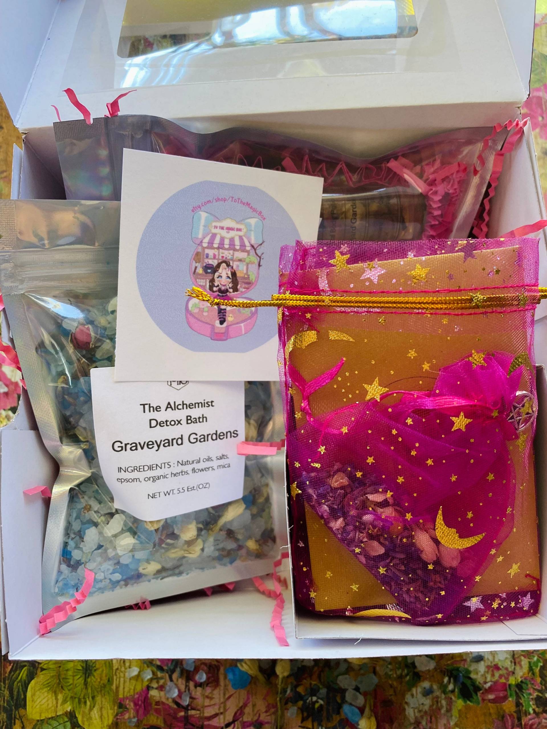 Friedhofsgärten Magie Geschenkbox von ToTheMagicBox