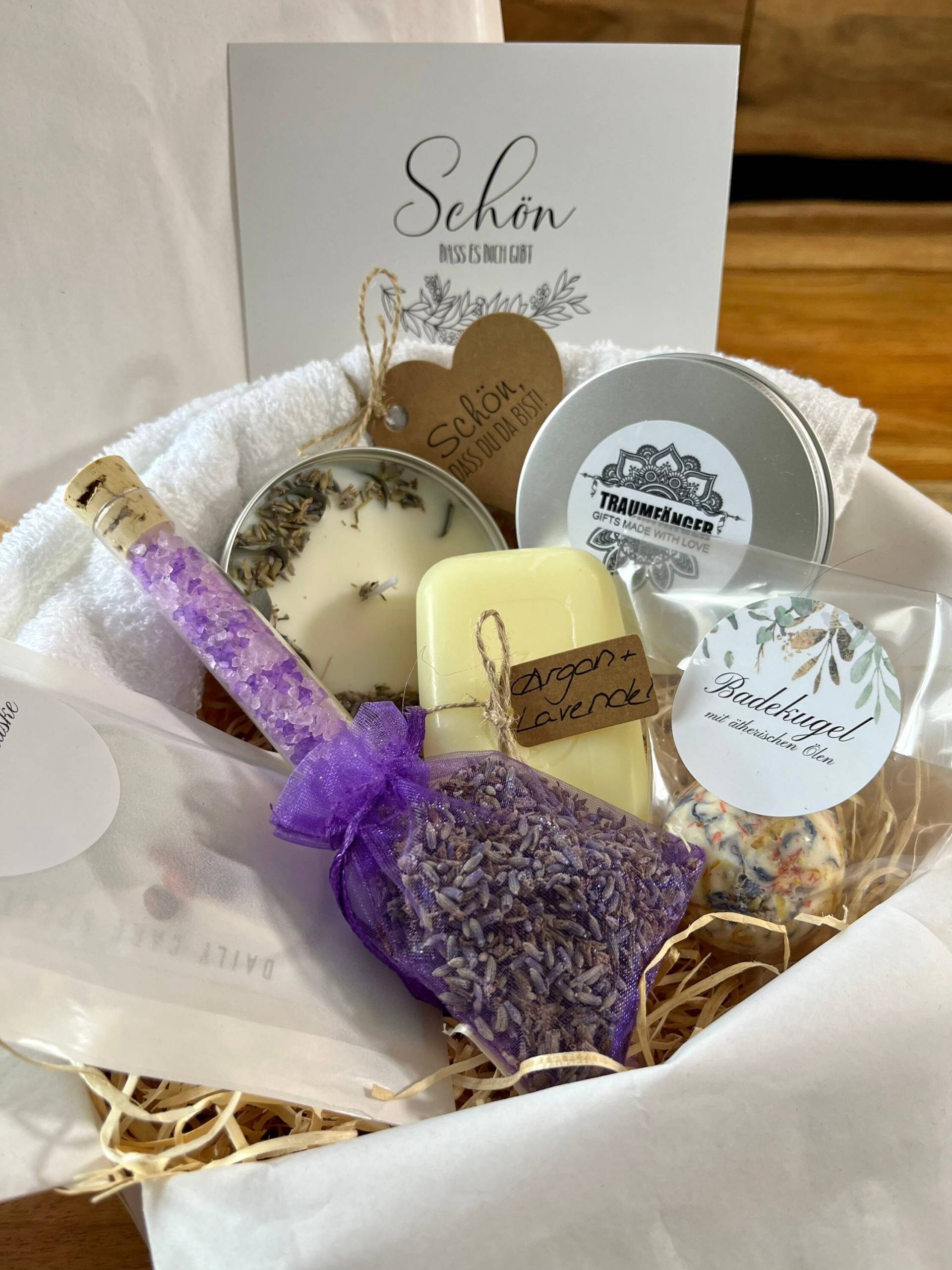 Wellness Geschenk Set Lavendel Mit Seife Für Frauen Freundin | Wohlfühlbox Geburtstag Badesalz von TraumfaengerLaden