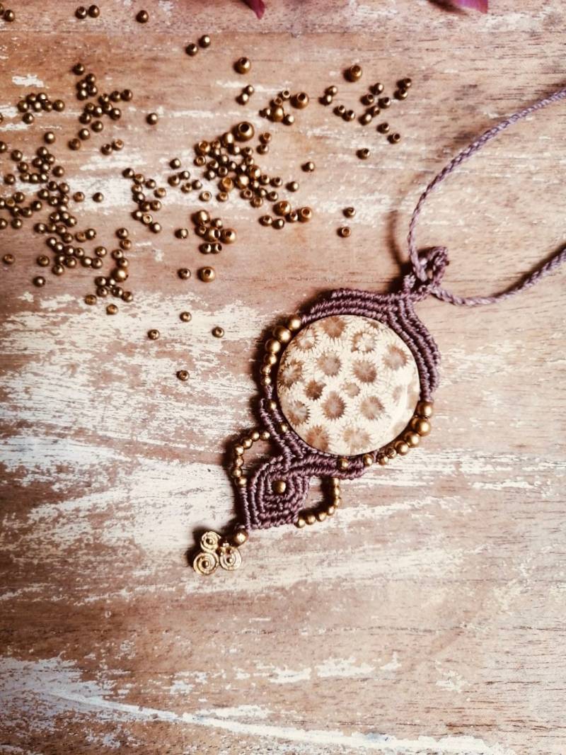 Timeless Millions Of Years Old Galactic Mexican Fossil Macrame Necklace Coral Talisman Jewelry Earthy Power Visionnecklace von TribaliGitana