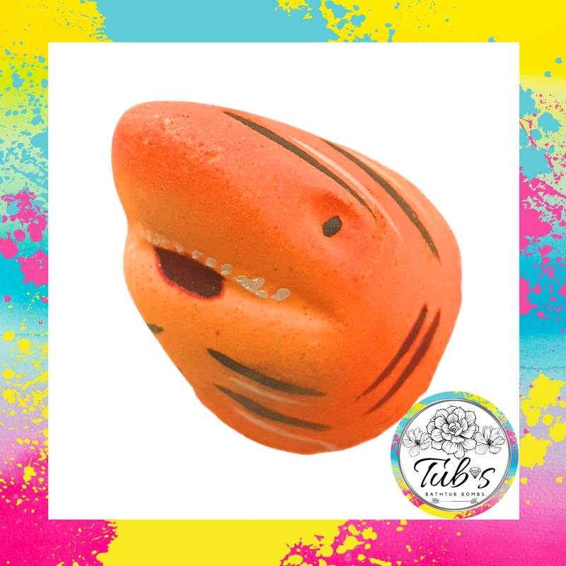 Tigerhai Badebombe Hai Angreifen Geburtstagsgeschenk Tier Uk Handgemacht Orange Schwarz Rot Blutbad Kunst Einzigartig Wannen Halloween von Tubsbathbombs