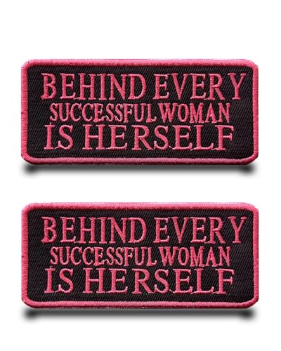 Lustiger Aufnäher mit Aufschrift "Behind Every Successful Woman is Herself", Militär-Stil, bestickt, zum Aufbügeln oder Aufnähen, für Kleidung, Jeans, Mützen, Rucksäcke, Jacken, Westen, Taschen, 2 von Tuyatezhi