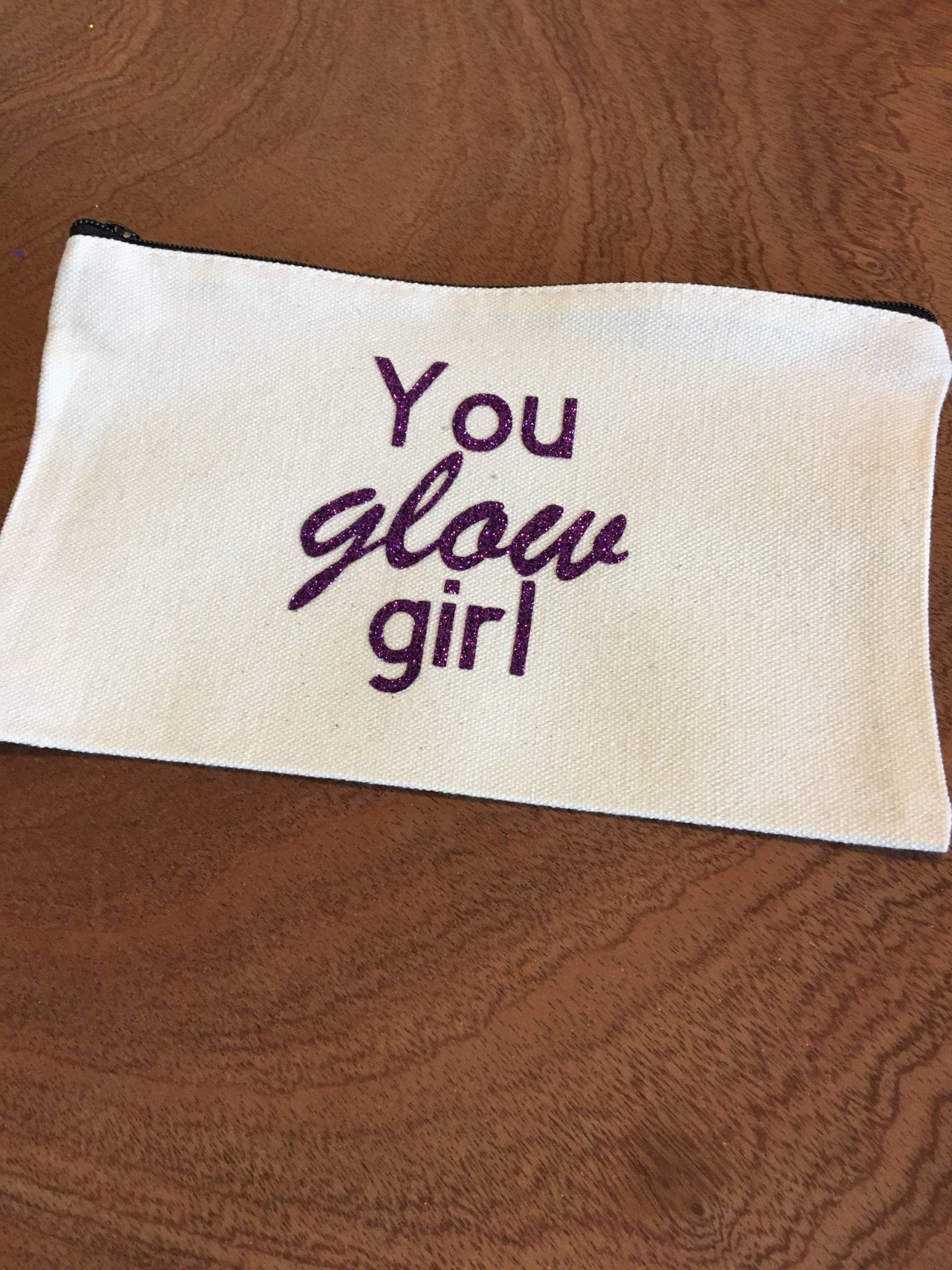 You Glow Girl Schminktäschchen von TwoLittleTexans