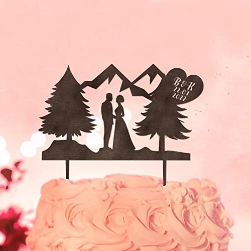Tortenaufsatz mit Aufschrift "Mr & Mrs", Motiv: Berg, Wald, Bäume, Mr & Mrs, Hochzeitstortenaufsatz, Silhouette, Retro, personalisierbar, für Hochzeit, Brautparty, Party, Gastgeschenke, Tortenaufsatz mit Aufschrift "Mr & Mrs", Motiv: Berg, Wald, Bäume, Mr & Mrs, Hochzeitstortenaufsatz, Silhouette, Retro, personalisierbar, für Hochzeit, Brautparty, Party, Gastgeschenke, von UDCRZ
