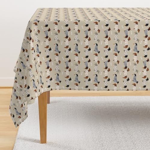 UTURET Doxie Whimsical Cute Weiner Dog Tischdecke, Motiv: Dackel in Pullovern, 152,4 x 274,4 cm von UTURET