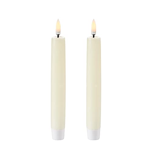 Piffany Copenhagen Uyuni Lighting Taper 2er Set LED Stabkerzen 2,3 x 15 cm Echtwachs Ivory - 6 Stunden Timerfunktion - Keine Brandgefahr, Keine Rußbildung und kein Geruch von UYUNI