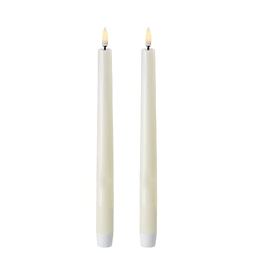 Piffany Copenhagen Uyuni Lighting Taper 2er Set LED Stabkerzen 2,3 x 25 cm Echtwachs Ivory - 6 Stunden Timerfunktion - Keine Brandgefahr, Keine Rußbildung und kein Geruch von UYUNI