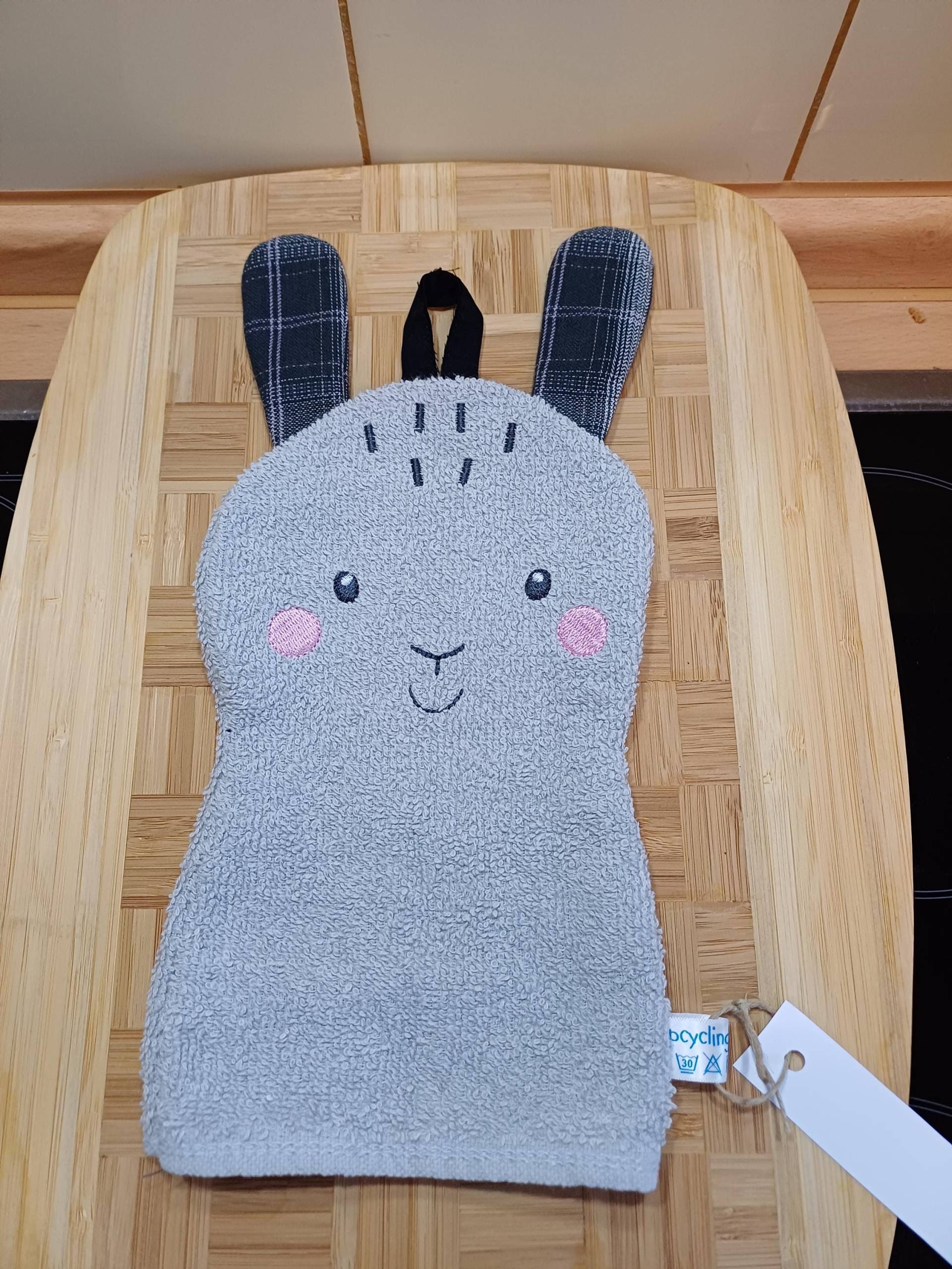 Tier-Waschlappen Hase Weiß - Upcycling Unikat Handarbeit #175 von UpcyclingbyPaMue