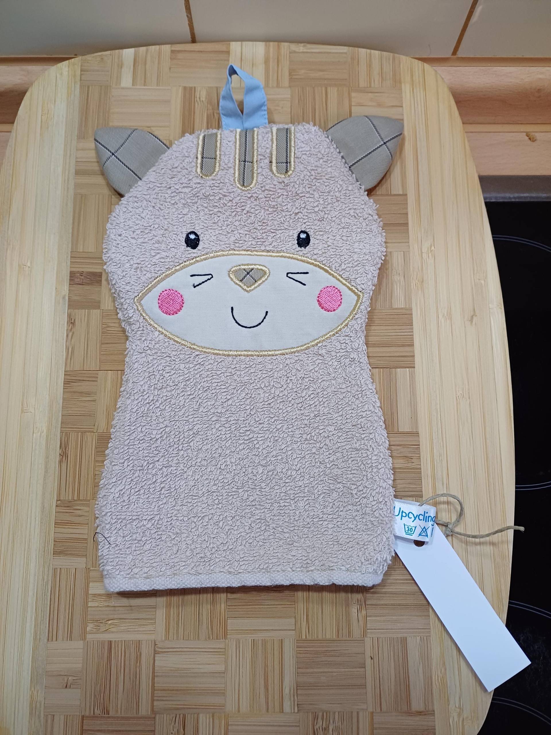 Tier-Waschlappen Katze Beige - Upcycling Unikat Handarbeit #183 von UpcyclingbyPaMue