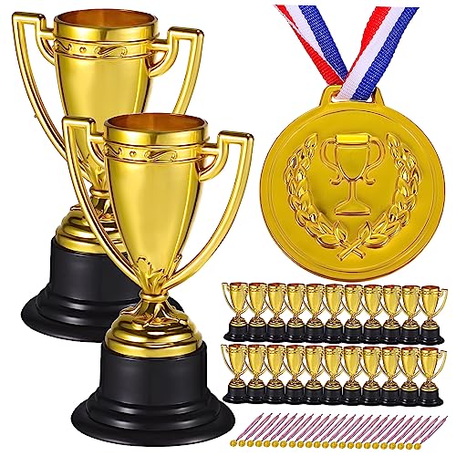 VICASKY 24 Sätze Mini-Trophäenmedaille Medaillenmodell kleiner Pokal große Trophäe Partygeschirr schöbe bescherung Sport Trophäe Fußballtrophäen Volleyball-Trophäe Plastik Wiederverwendbar von VICASKY