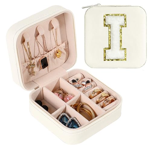 VILFO Schmuckkästchen Reise Essentials Mädchen Damen Tragbar Reise Schmucketui Personalisierte Schmuckschatulle mit Buchstaben, Mini Schmuckschatulle Ring Ohrring Schmuck Organizers (Weiß,I) von VILFO