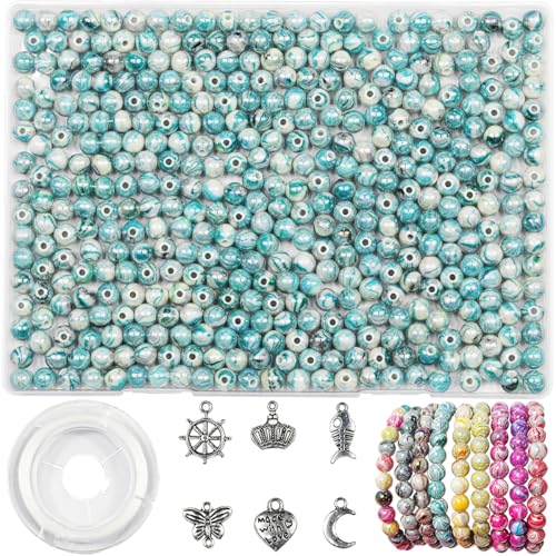 VOOMOLOVE 500 Stück/8 mm, himmelblaue, wunderschöne farbige Acrylperlen mit Tintenmustern, zur Schmuckherstellung und Armbandherstellung, zusammen mit 6 verschiedenen Accessoires und elastischem Faden von VOOMOLOVE