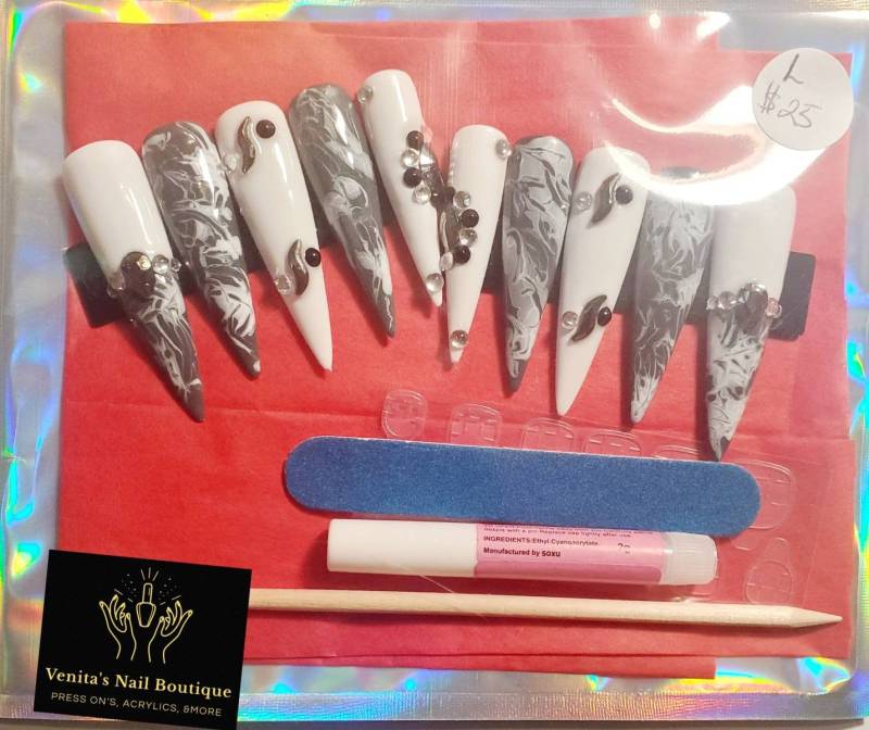 Personalisiertes Press On Nail Set von VenitasNailBoutique