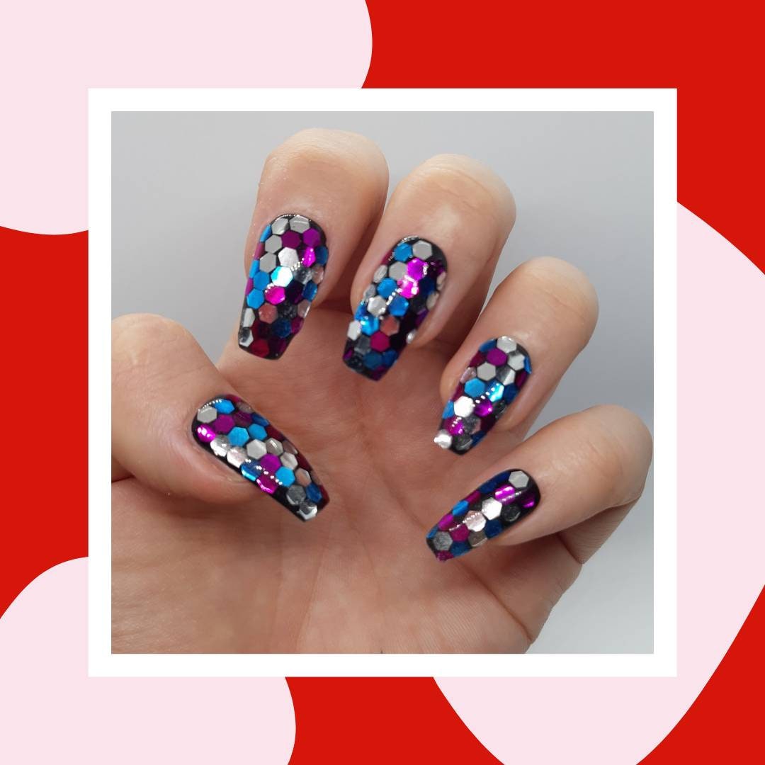 Nicole - Glittery Press On Nail Set von VeryJazzyNails