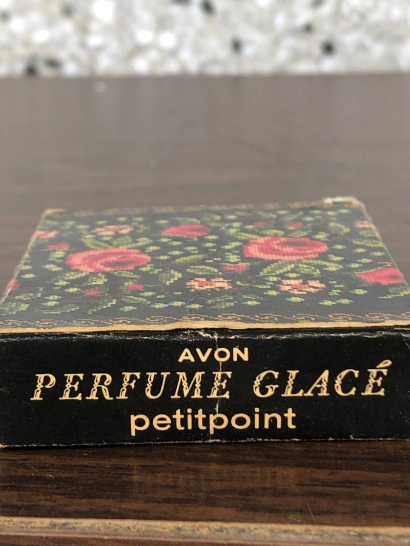 Avon Parfum Blick Petit Point | Getrocknet von VickysVintageVenue