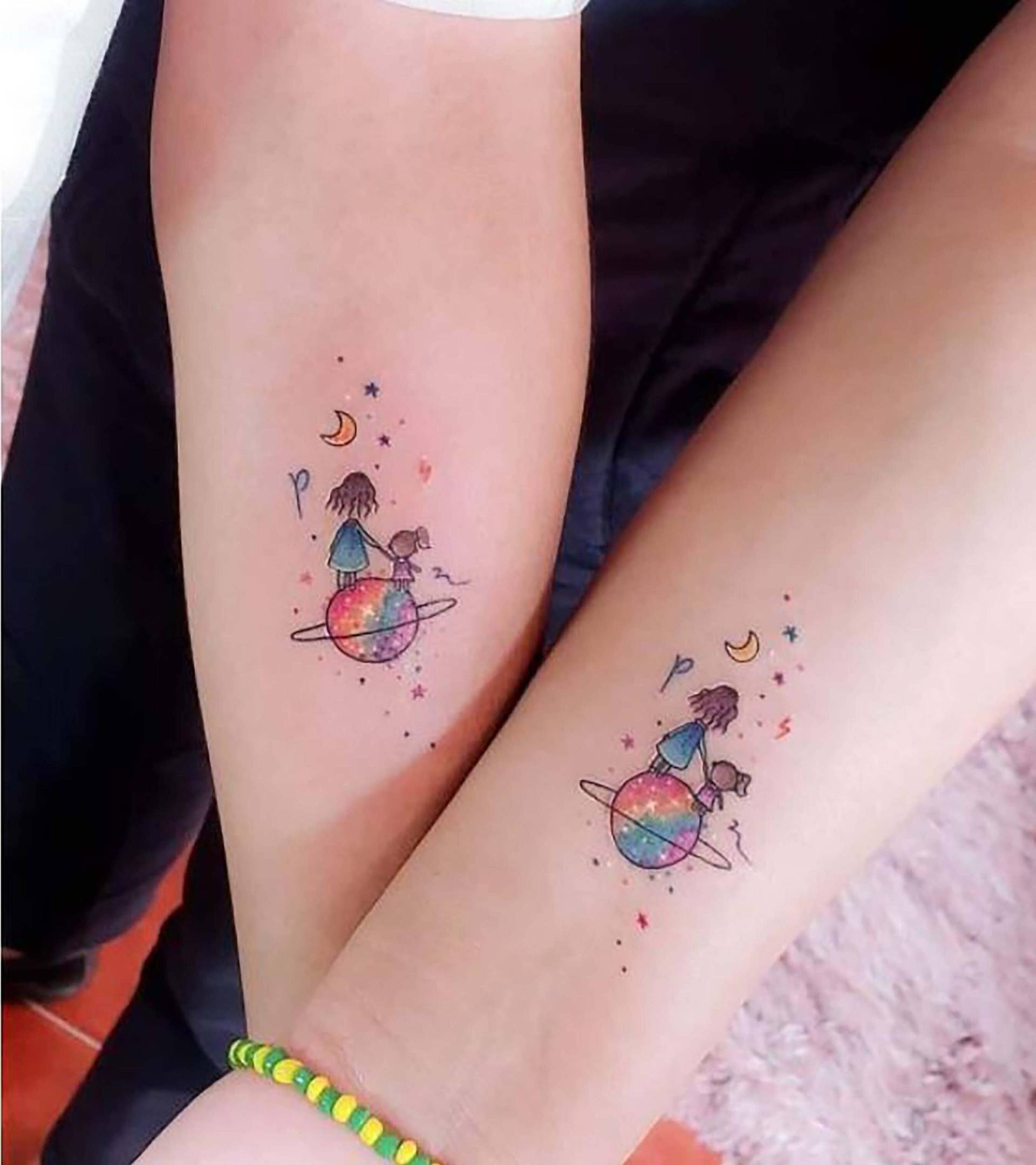 Farbenfrohes Mutter Und Tochter Buchstabe Tattoo, Aquarell Galaxie Fake Kleines Regenbogen Temporäres Tattoo Für Sohn von ViktorNCrafts