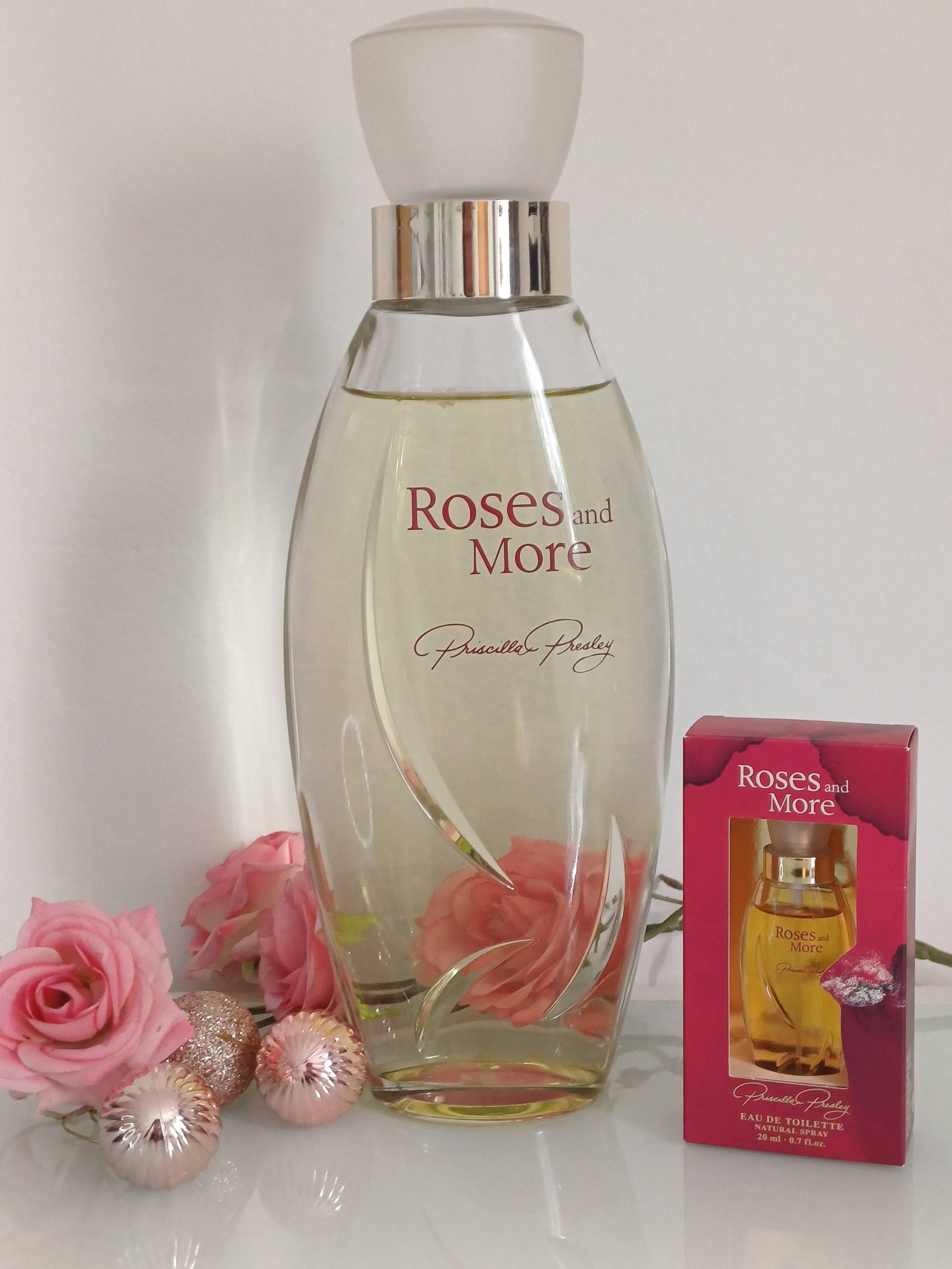 Priscilla Presley Roses & More Dummy Factice von VintageParadiseFlair