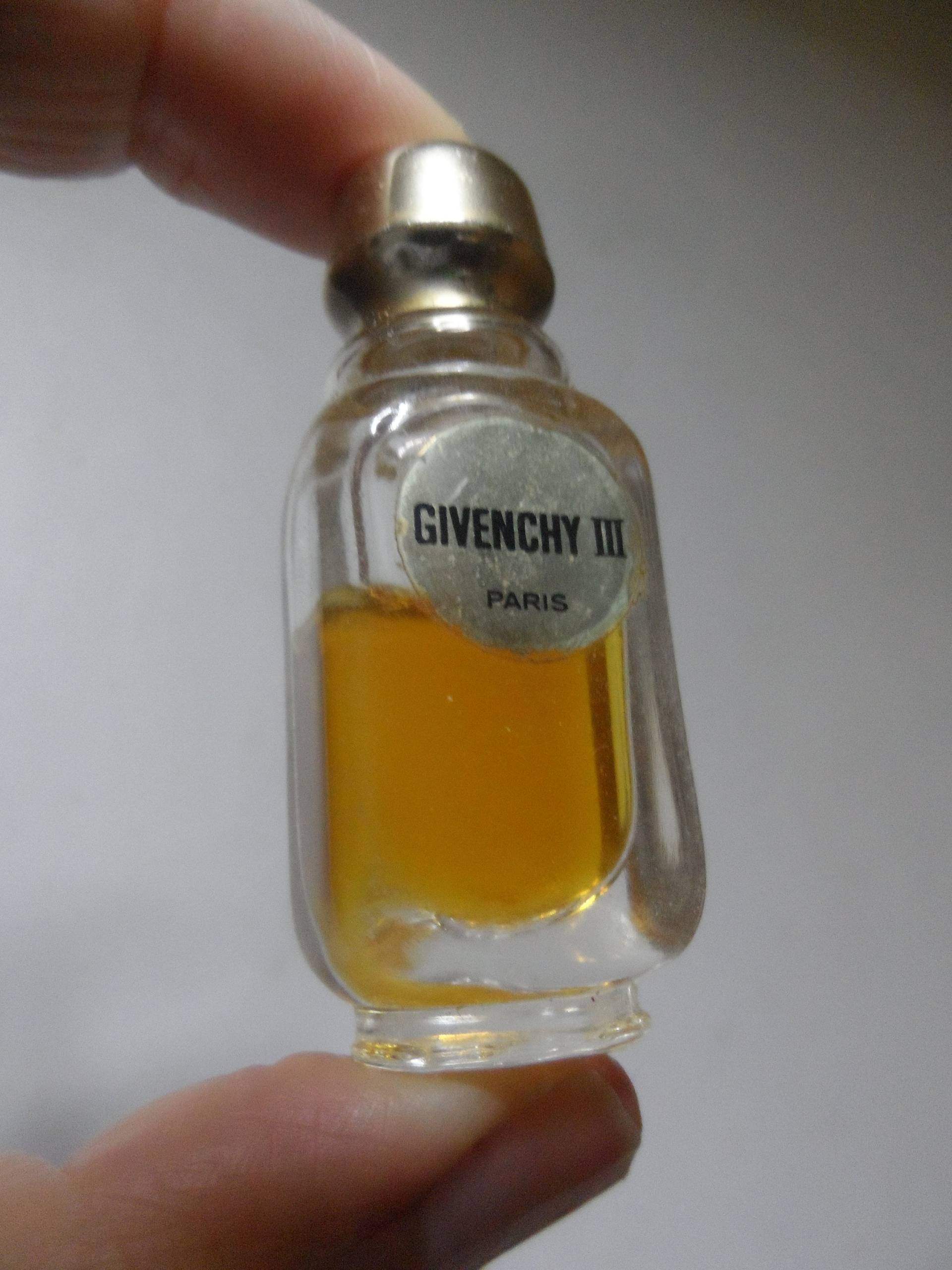 Rare Vintage Givenchy Iii 7.5Ml Pures Parfum von VintagePerfumePalace