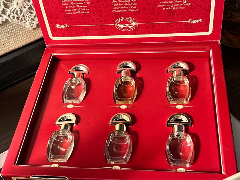 Essence Absolues Parfum Collection Von Bärbel Drexel 5 Ml Miniatur von VintagePerfumeShop