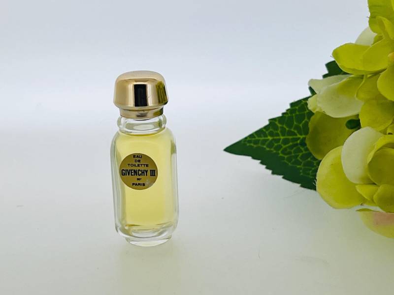 Vintage Handg Gegebenchy Iii, Gegebene 1970 Eau De Toilette Miniatur 4 Ml von VintagePerfumeShop