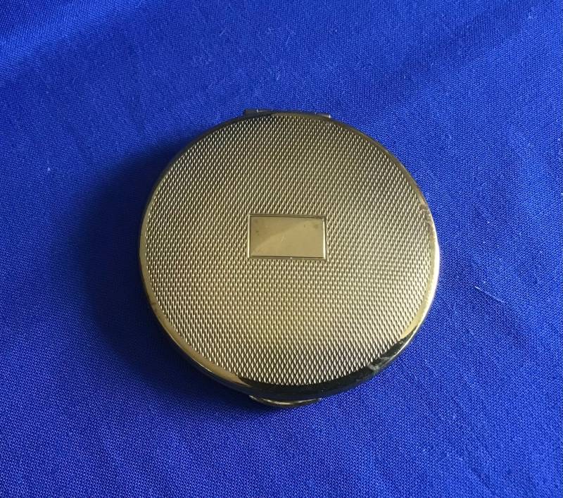 Vintage Kigu Powder Compact. Zentrale Kartusche. Mögliche Ära 1920Er Jahre. Ganz Selten. Sehr Guter Zustand von VintageUKSouth