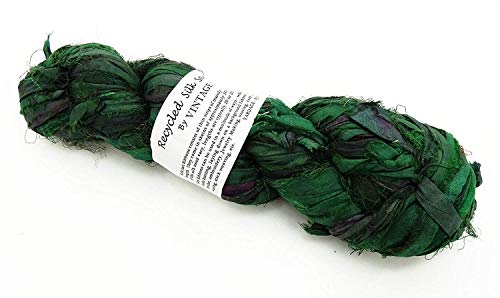 100g Recycled Sari Silk Ribbon Garn, Schmuck machen Trim - Dark Green Mix von Vintageandyou