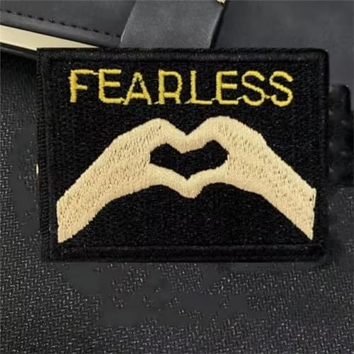 Liebe Hand zu Herz Klett Patch, FEARLESS Wort Stickerei Moral Taktische Aufnäher Patches für Jacken Jeans Kleidung Flicken Rucksack Taschen (0308) von Viusneun