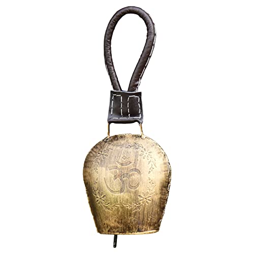 Vivanta 12.7 cm Kuhglocken Geräuschmacher, dekorative Glocke zum Aufhängen an der Wand, antike Kuh-Dekor-Glocken, Lederband, große Glücksglocken, für drinnen und draußen (Religionsthema Om) von Vivanta