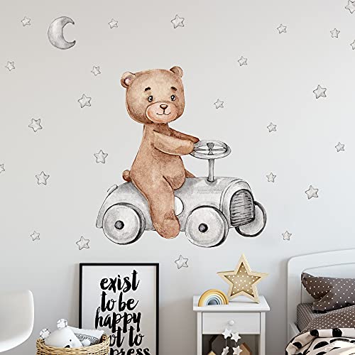 Bär im Rennauto Wandtattoo V268 | handgezeichnet | AUFKLEBER Kindergarten | Wandsticker Kinderzimmer Teddybär mit Sterne Teddy Auto (40 x 40 cm) von WANDKIND