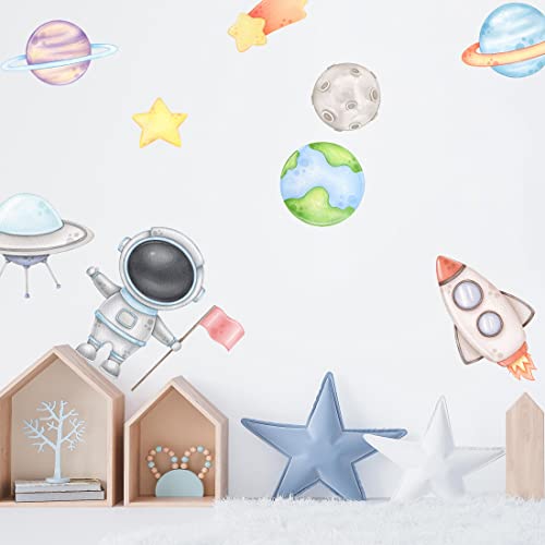 WANDKIND Astronaut Wandtattoo V307 | handgezeichnet | AUFKLEBER Kindergarten | Wandsticker Kinderzimmer Weltraum Rakete Mondreise Erde Sterne Raumschiff Planeten Mond (40 x 40 cm) von WANDKIND