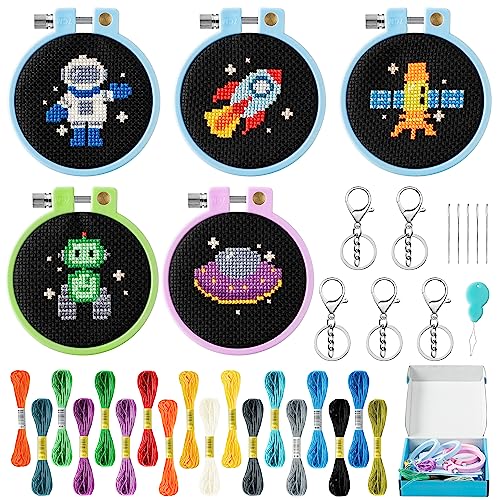 WATINC DIY Keychain-Space 9p Stitch für Kinder, Weltraum Muster Stickerei Anfänger Set Weltraum Gestempelt Kreuzstich Nähen Kit mit Nadelspitze Schlüsselanhänger, Starter Kit Nähen Set mit Anleitung von WATINC