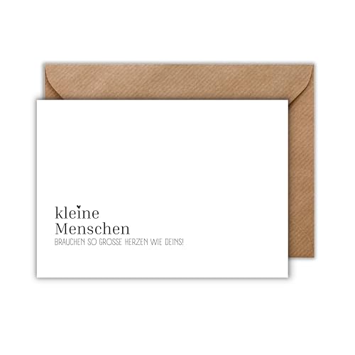 WBdesignz Schlichte Danke Karte mit Umschlag - Stilvolle Dankeskarte “Kleine Menschen brauchen so große Herzen wie deins!” Herzliche Dankeschönkarte für Lehrer Erzieher Betreuer Kollegen (DIN A6) von WBdesignz