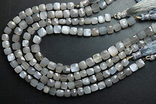 BEADS GEMSTONE 14'' Strand, Grey Moonstone Faceted Cube, 6-7mm Code-HIGH-52538 von WORLD WIDE GEMS