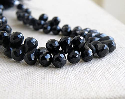 BEADS GEMSTONE Black Spinell Edelstein Faceted 3d Teardrop 8,5mm to 9mm 35 Perlen 1/2 Halb Strand Code-HIGH-58538 von WORLD WIDE GEMS