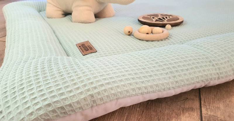 Waffelpique Krabbeldecke Laufstalleinlage Babydecke Spieldecke Personalisierbar Mit Namen Dusty Mint von WaffelLiebe