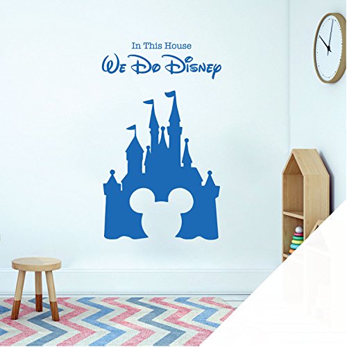 Disney inspirierter Wandsticker für Kinderzimmer – We Do Disney – Schloss Mickey Maus [Weiß] von Wall Designer