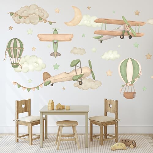 Wally Fox - Wandtattoo Kinderzimmer - Kinderzimmer Deko - Wandtattoo Kinderzimmer Jungen, Mädchen - Flugzeuge, Luftballons, Sterne, Wolken, Grün - L - 34stk von Wally Fox