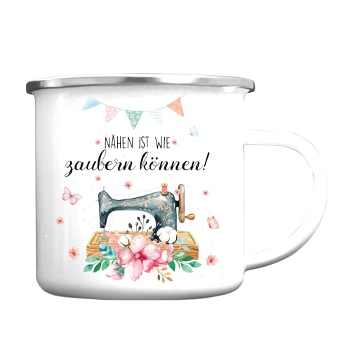 Wandtattoo Loft Becher Campingbecher Emaille Spruch Nähen ist wie zaubern können Nähmaschine 300 ml weiß, silber von Wandtattoo Loft