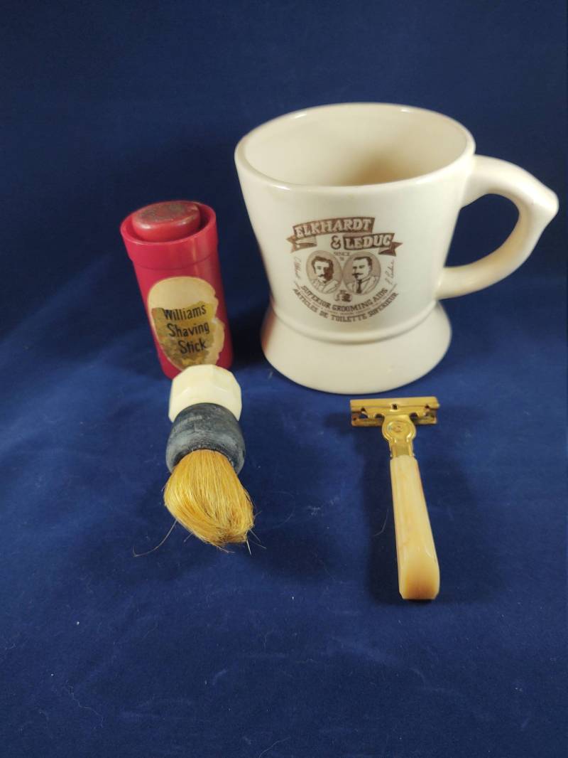 Vintage Rasierset Mit Schick Eversharp Rasiermesser, Dachs Haarbürste Und Tasse von WellKissMyGlass