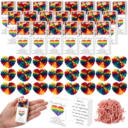 Wettarn 35 Sets Valentinstag Pocket Hug Gifts Bulk 35 LGBT Hand Crochet Rainbow Pride Heart with 35 Greeting Box Inspirational Long Distance Relationship Romantic Gift for LGBTQ Pride Lesben von Wettarn