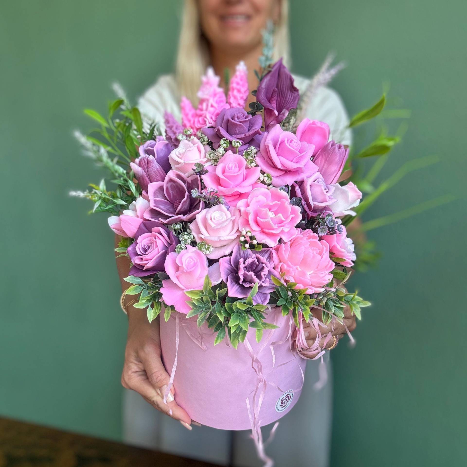 Extra Großer Seifenblumenstrauß in Pinker Geschenkbox - Handgemachte Natürliche Seifenrosen Und Blumen, Luxuriöse Geschenk Für Frauen von WunderBlumenBoutique